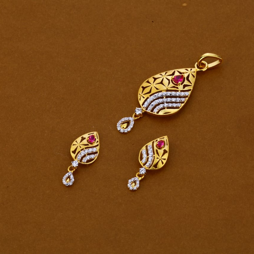 916 Gold Hallmark Designer Ladies Pendant Set FPS229