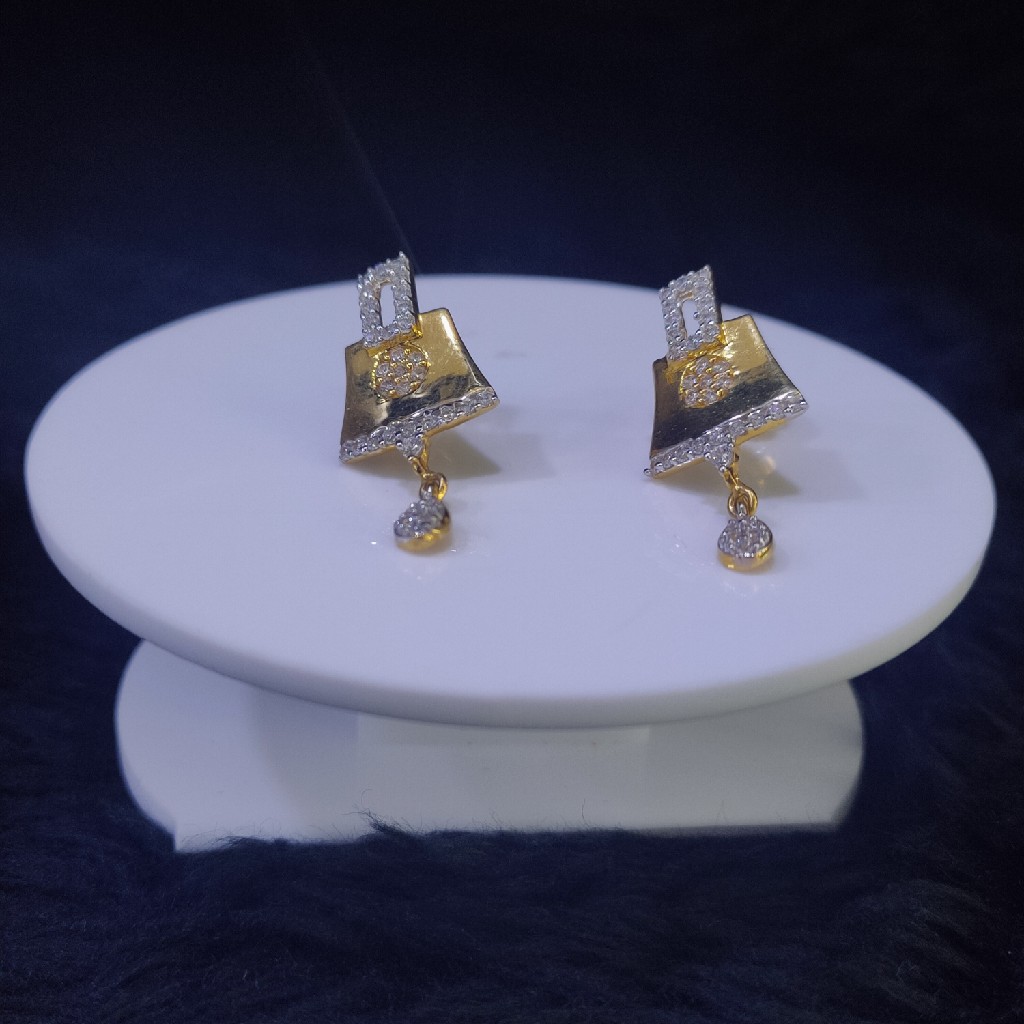 Buy quality 22KT/916 Yellow Gold Stargazing Earrings For Women in Ahmedabad