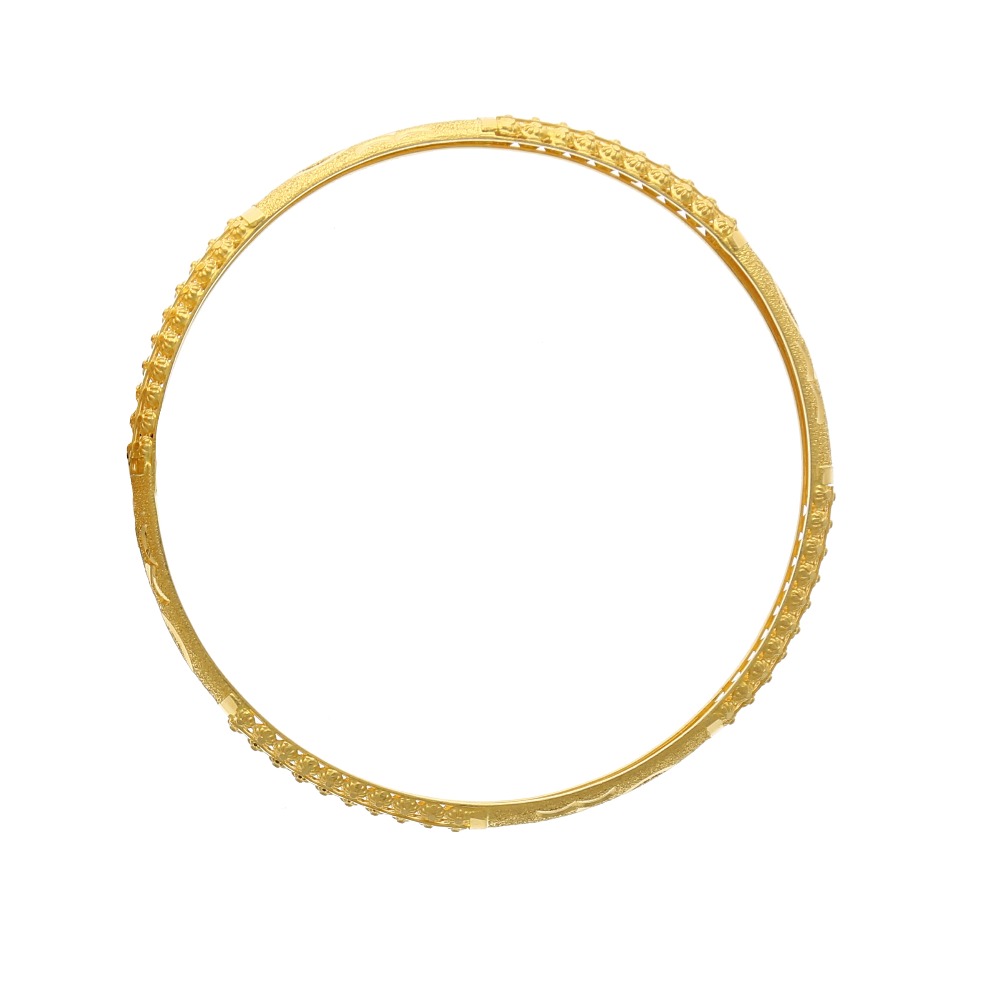Eclectic gold bangle design