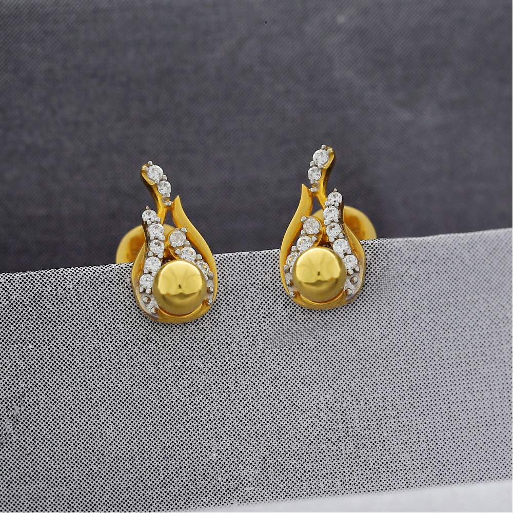 Buy 1900+ Gold Earrings Online | BlueStone.com - India's #1 Online Jewellery  Brand