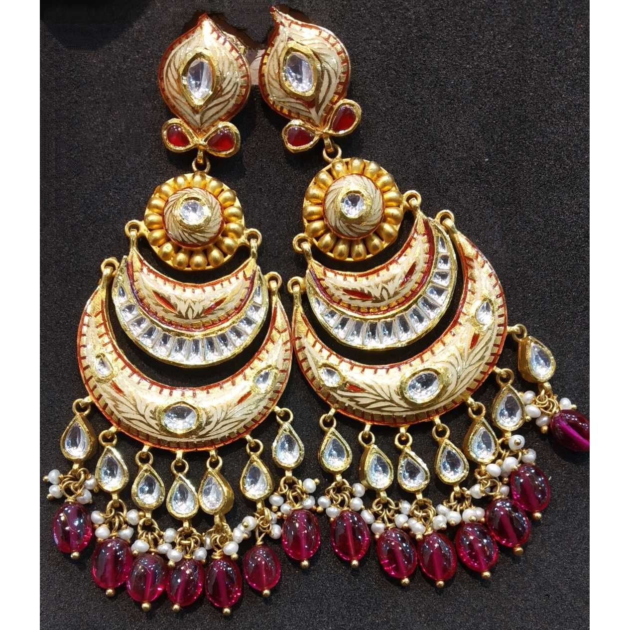 Buy quality 22kt gold bridal short antique set in Ahmedabad