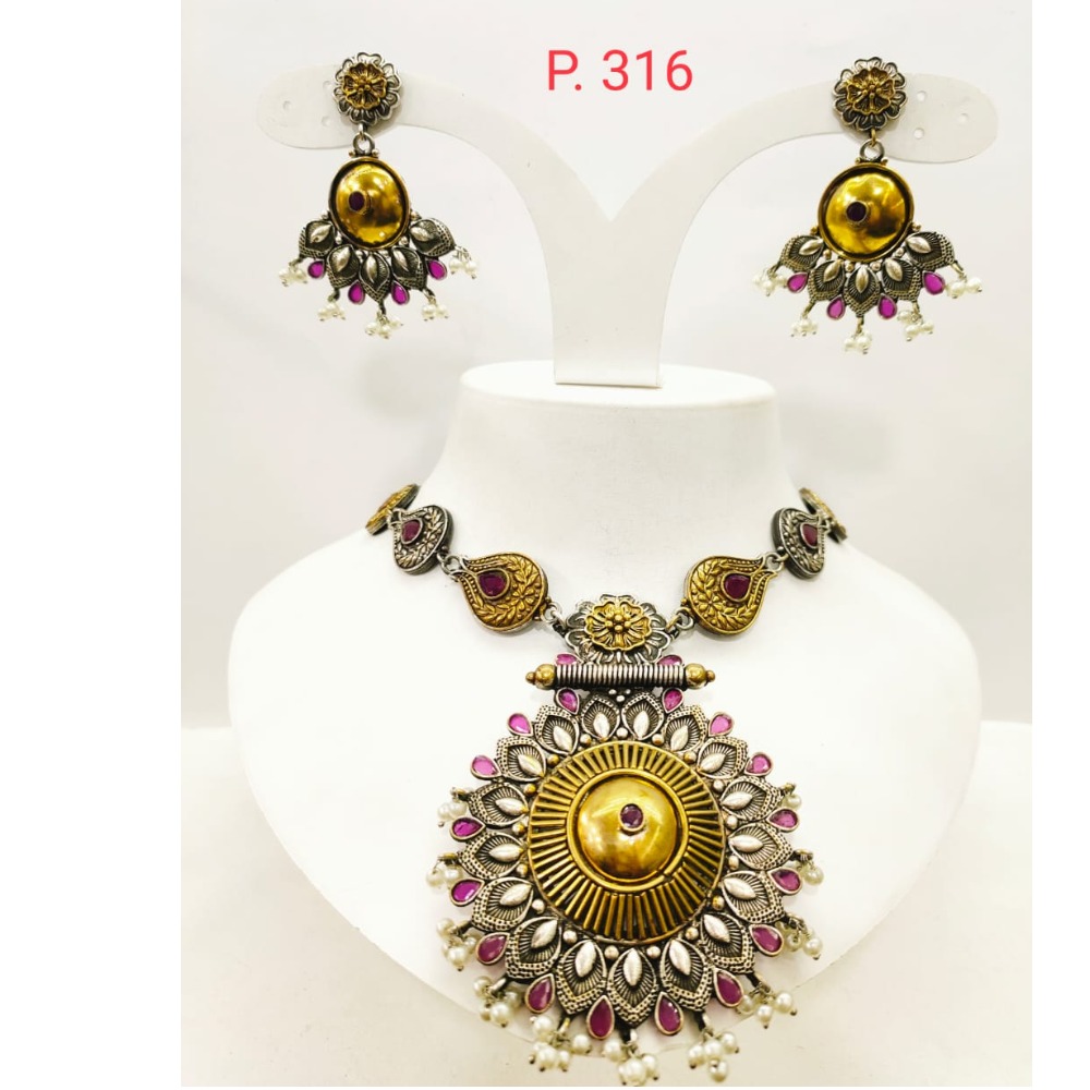 Black polish combination with Gold tone pink stone Necklace set 1647