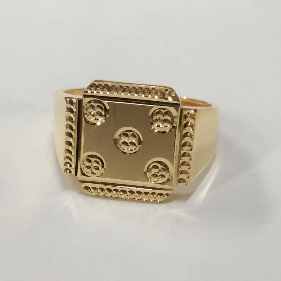 Gold elegant gents ring