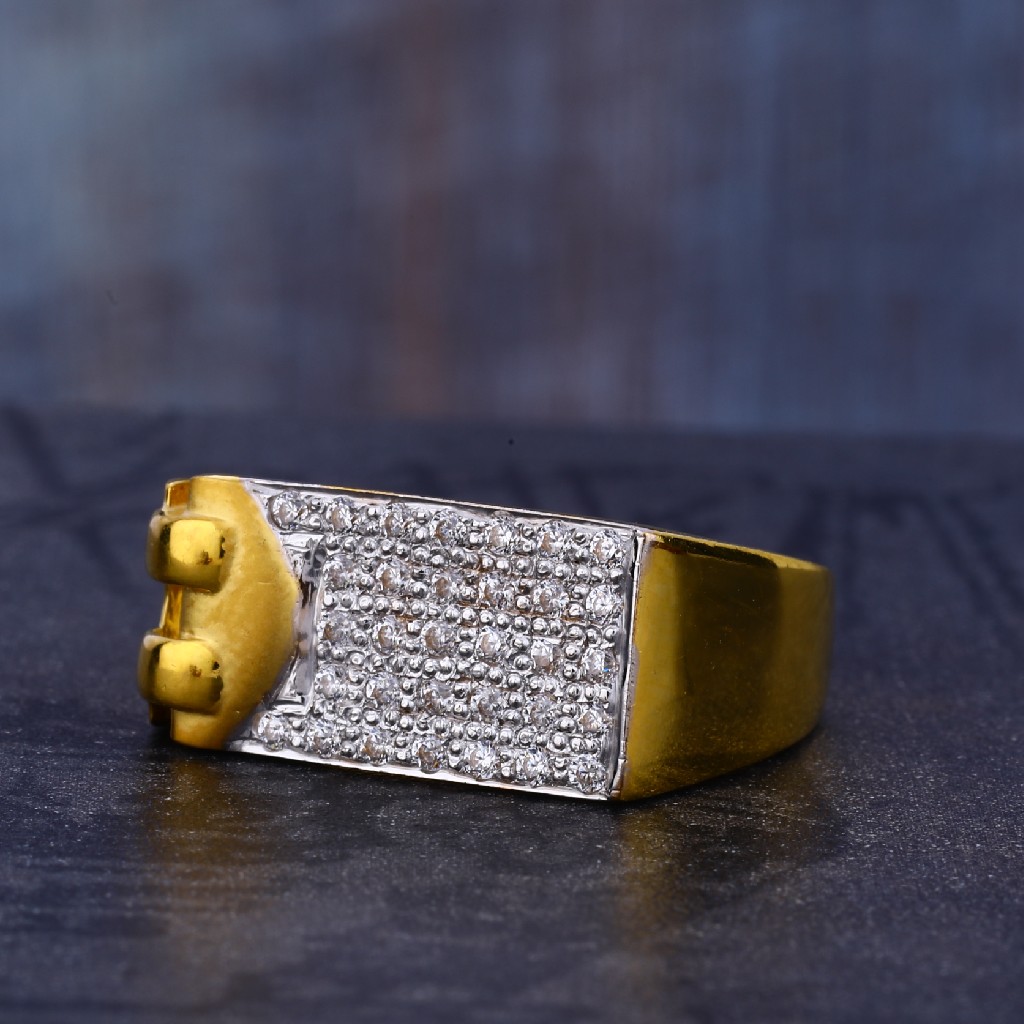 916 Gold Cz Gorgeous Hallmark Mens Ring MR694
