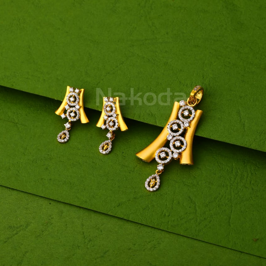 916 Gold CZ Hallmark Classic Ladies Pendant Set FPS462