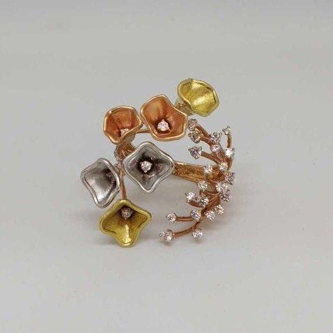 18 Kt Rose Gold Ladies Branded Ring