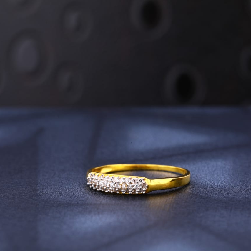 916 Gold CZ Hallmark Ladies Ring LR956