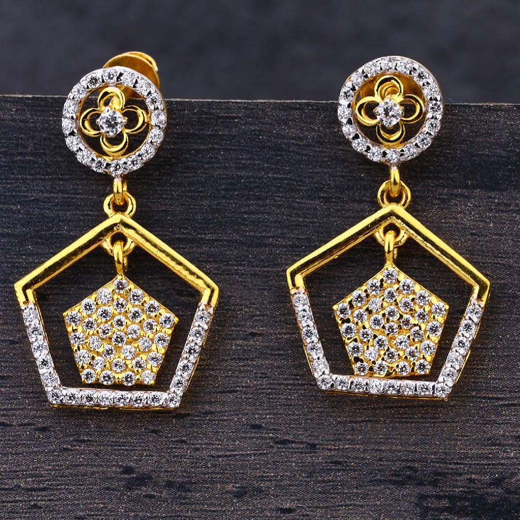 Buy quality 22KT Gold Exclusive Hallmark Zhummar Earring LJE153 in