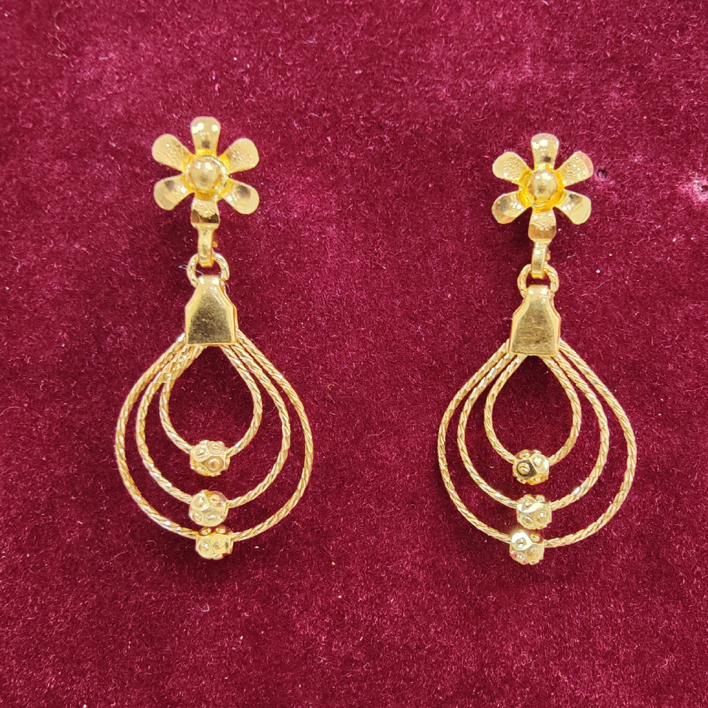 Buy quality 20k gold plain fancy design earrings in Ahmedabad