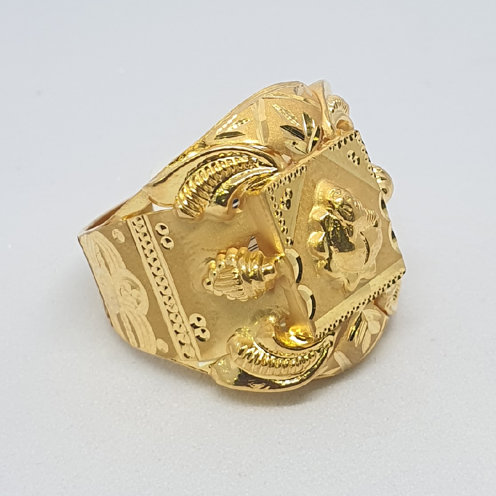 Gold 91.6 Ganpati Design Fancy Gents Ring