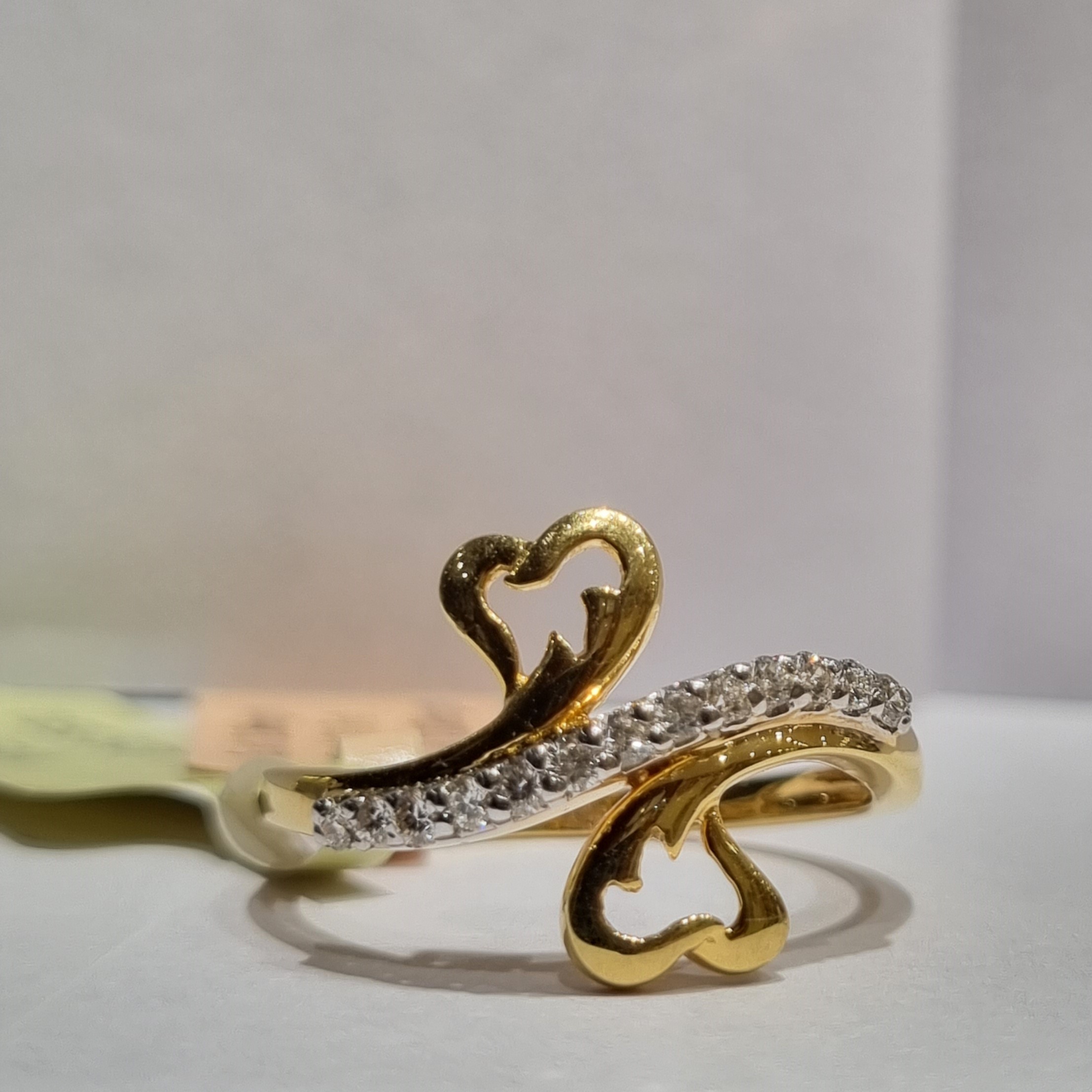 mirror heart pattern ring with carved effect