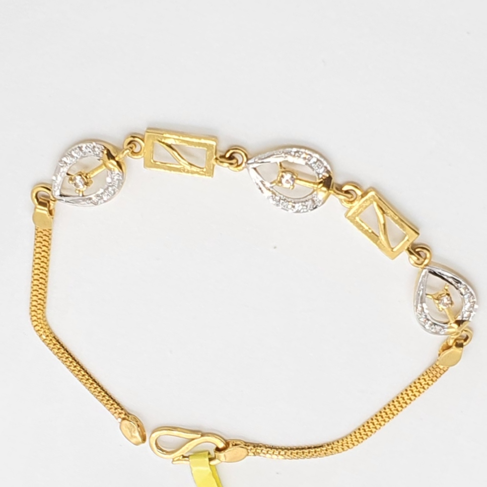 Gold 22.k Fancy Ladies Bracelet