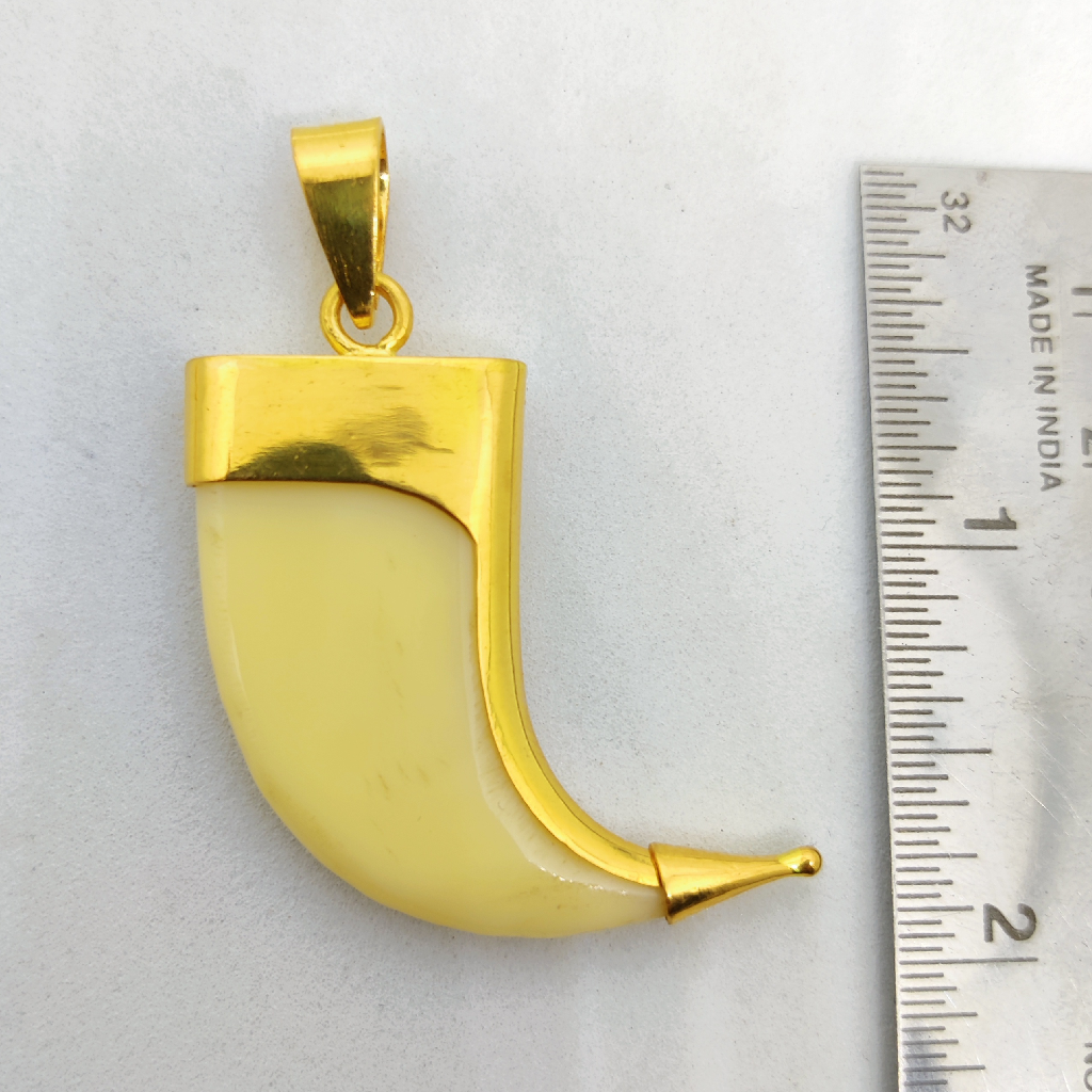916 gold Unique gent's artificial lion nail pendant