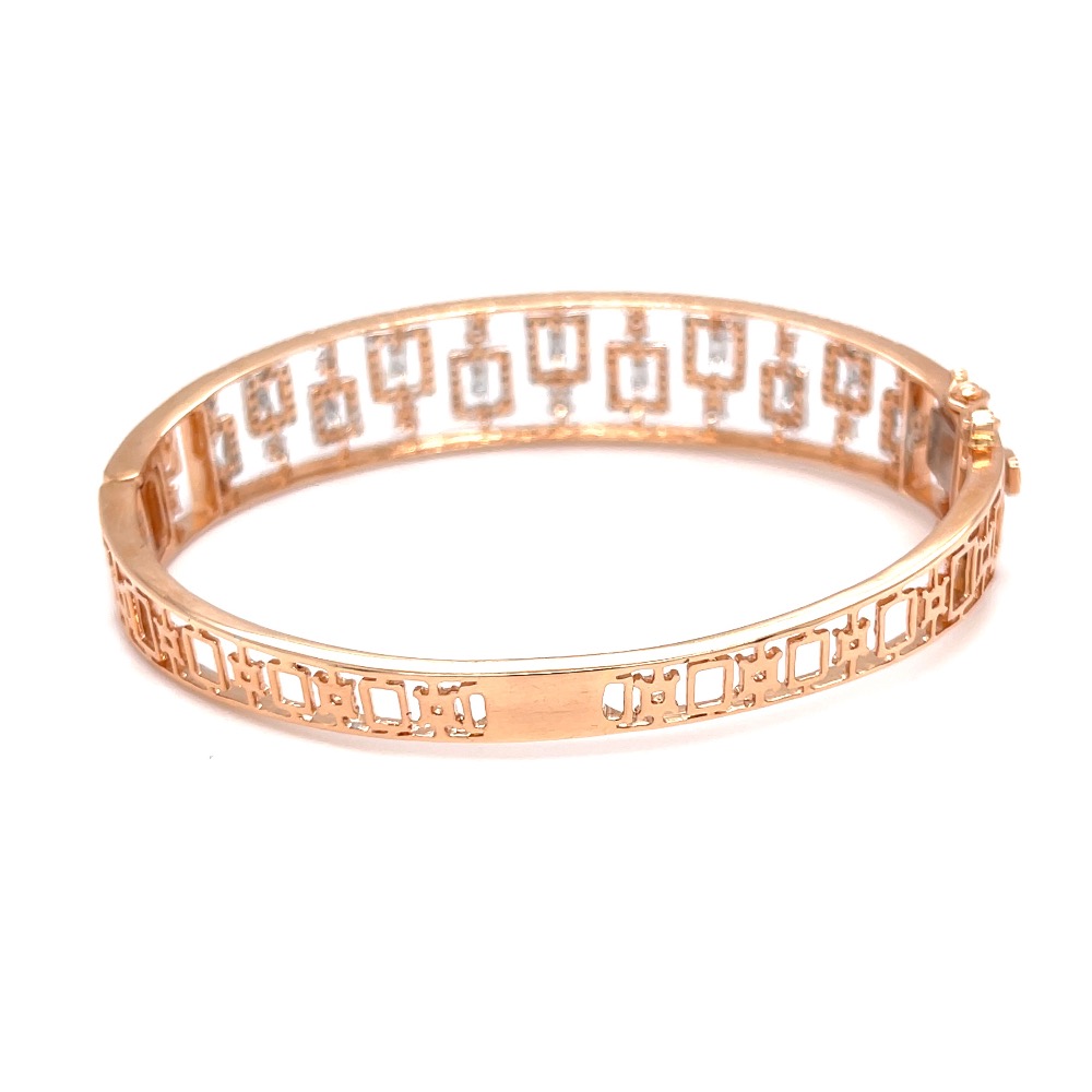 Broad bracelet with baguette in the centre with rectangular design