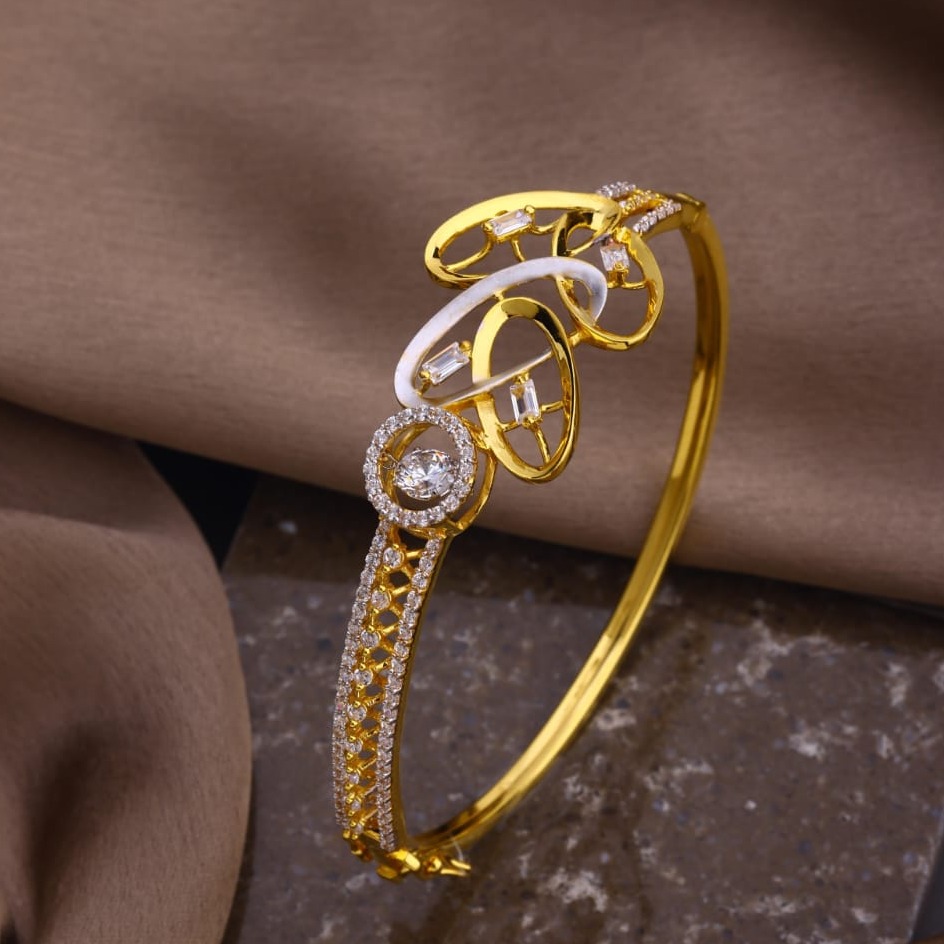 Buy quality 18k rose gold diamond and Plain ladies bracelet in Ahmedabad