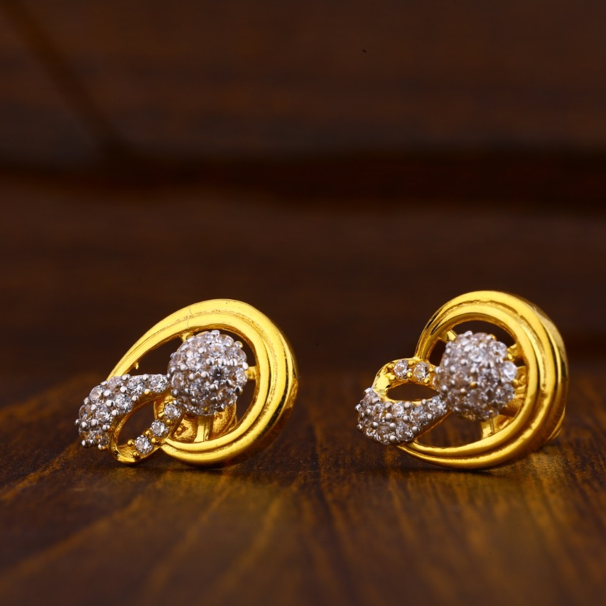 916 Gold CZ Hallmark Classic Ladies Tops Earrings LTE159