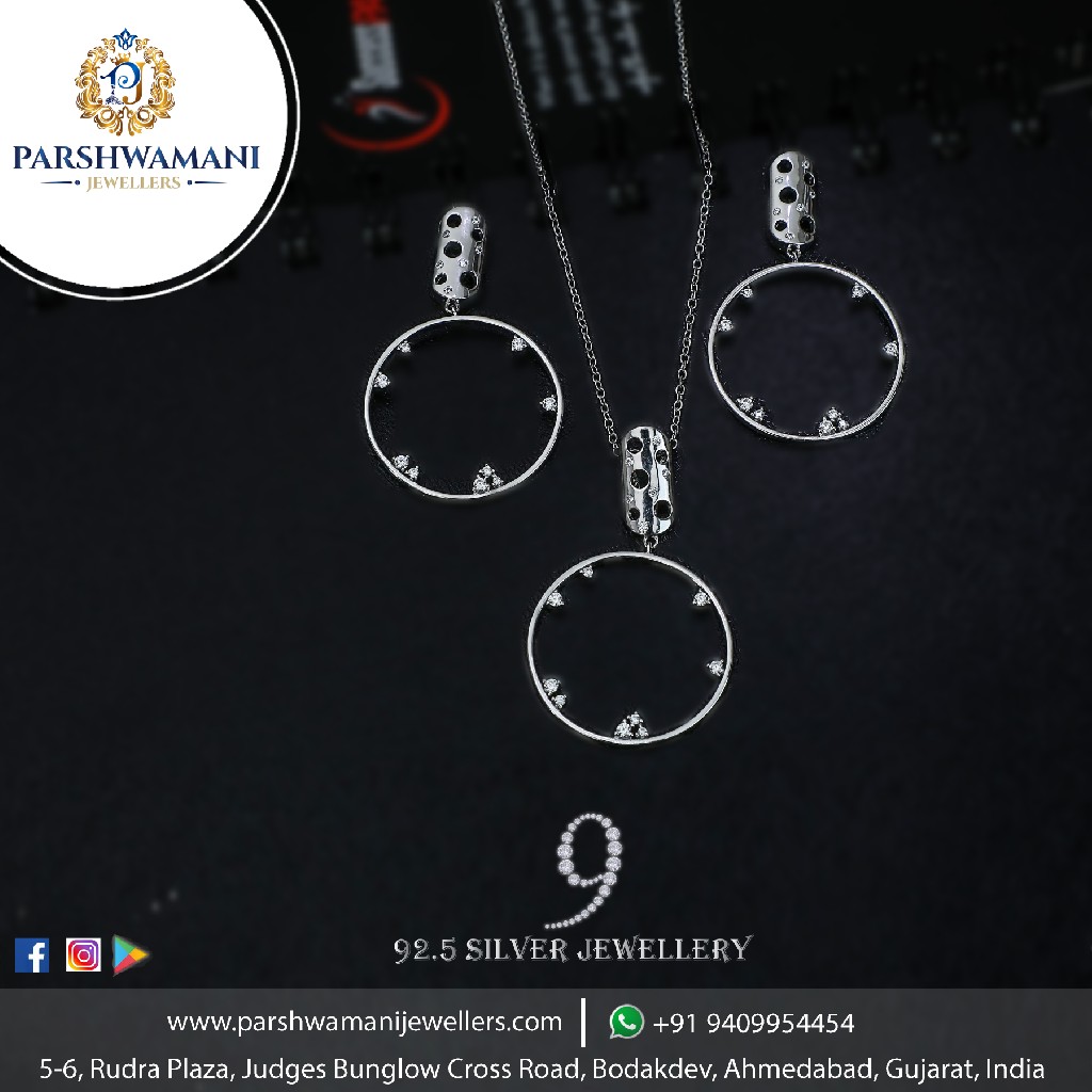 92.5 Sterling Silver Clock Design pendent set with Fancy Delicate chain For Women