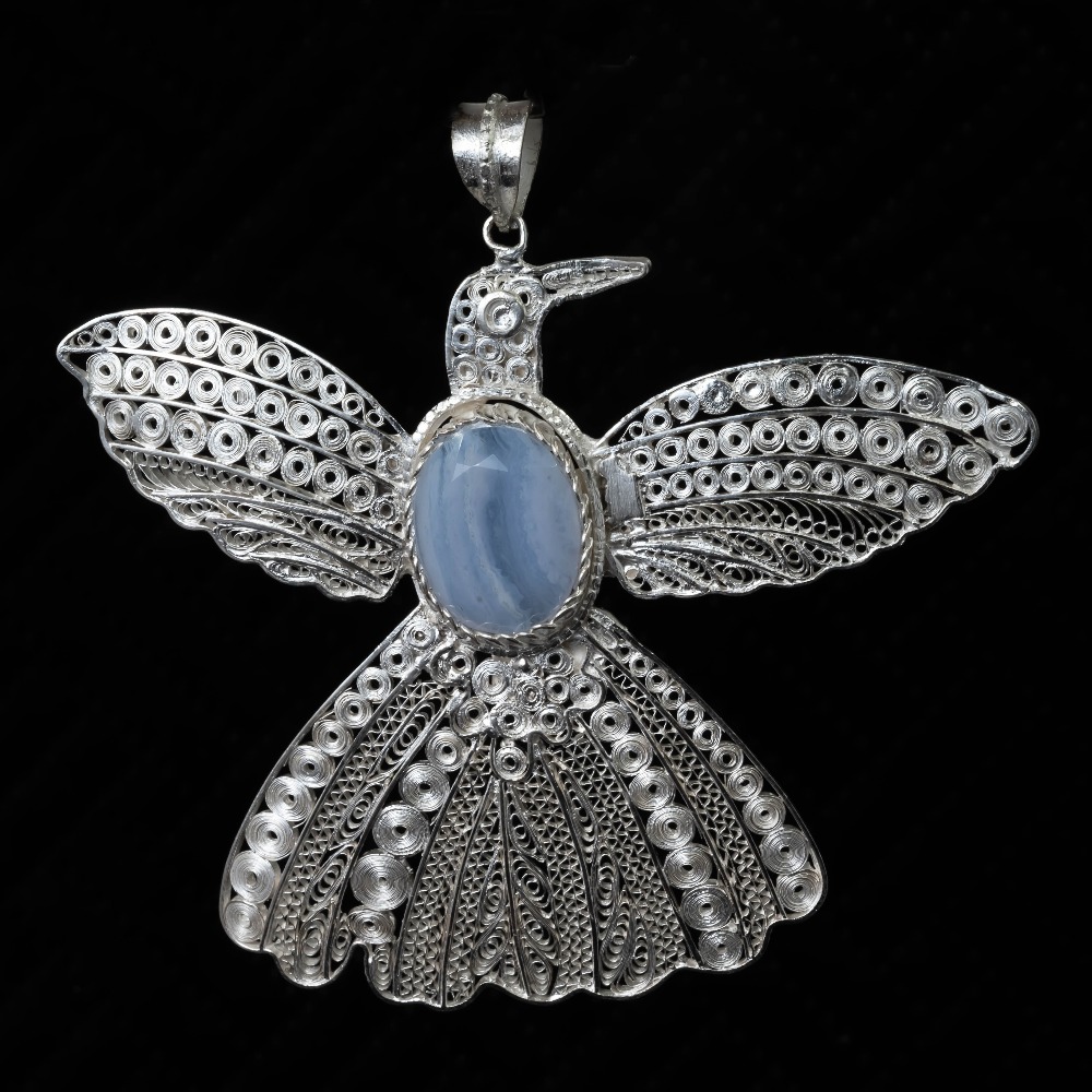 Silver elegant design pendants