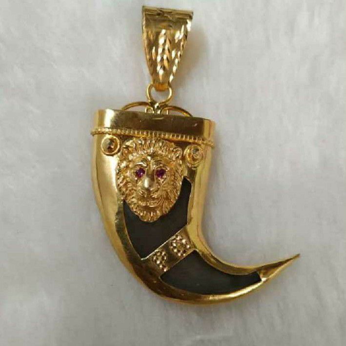 22KT Gold Artificial Vagh Nakh Pendant