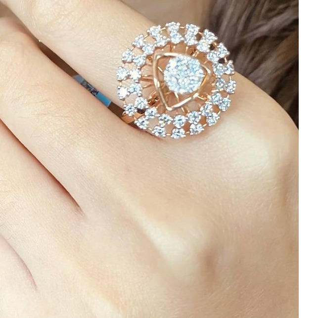 Intricate Design 2 Gram Gold Round Finger Ring Jewellery For Women