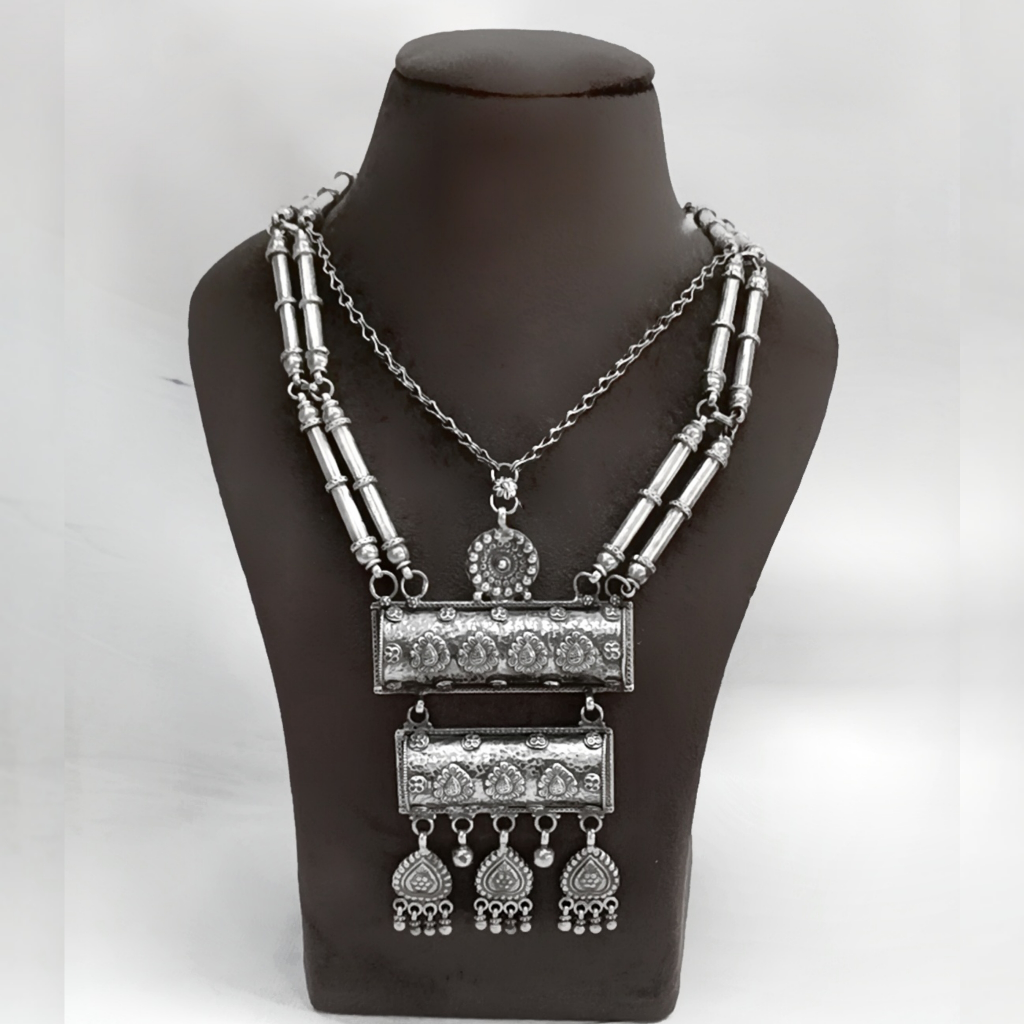 Designer 92.5% Pure Silver Necklace In Antique Work