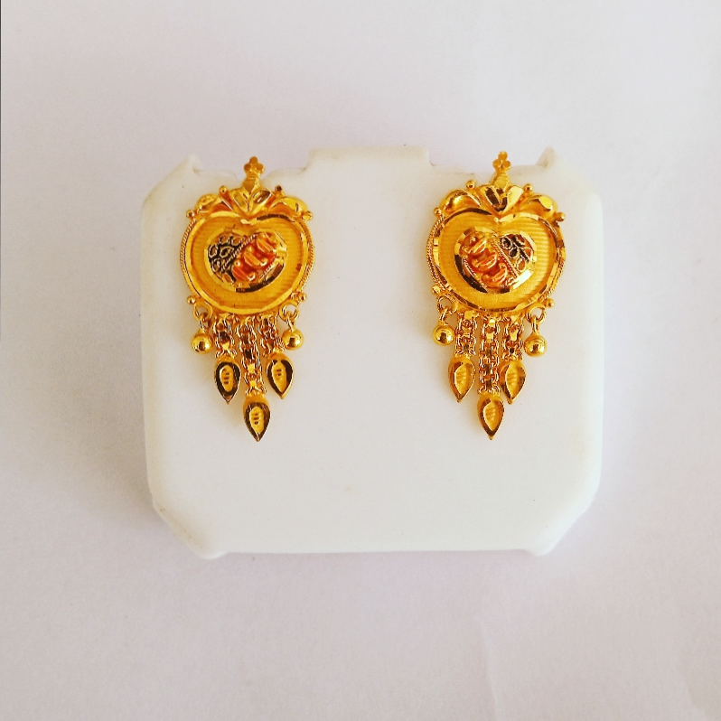 Dailywear gold earrings
