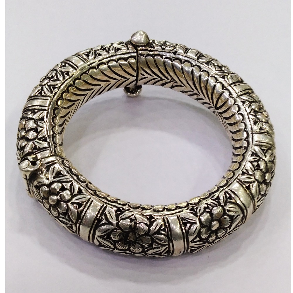 Puran real silver rajwada kada with floral motifs with screw (1 pcs)