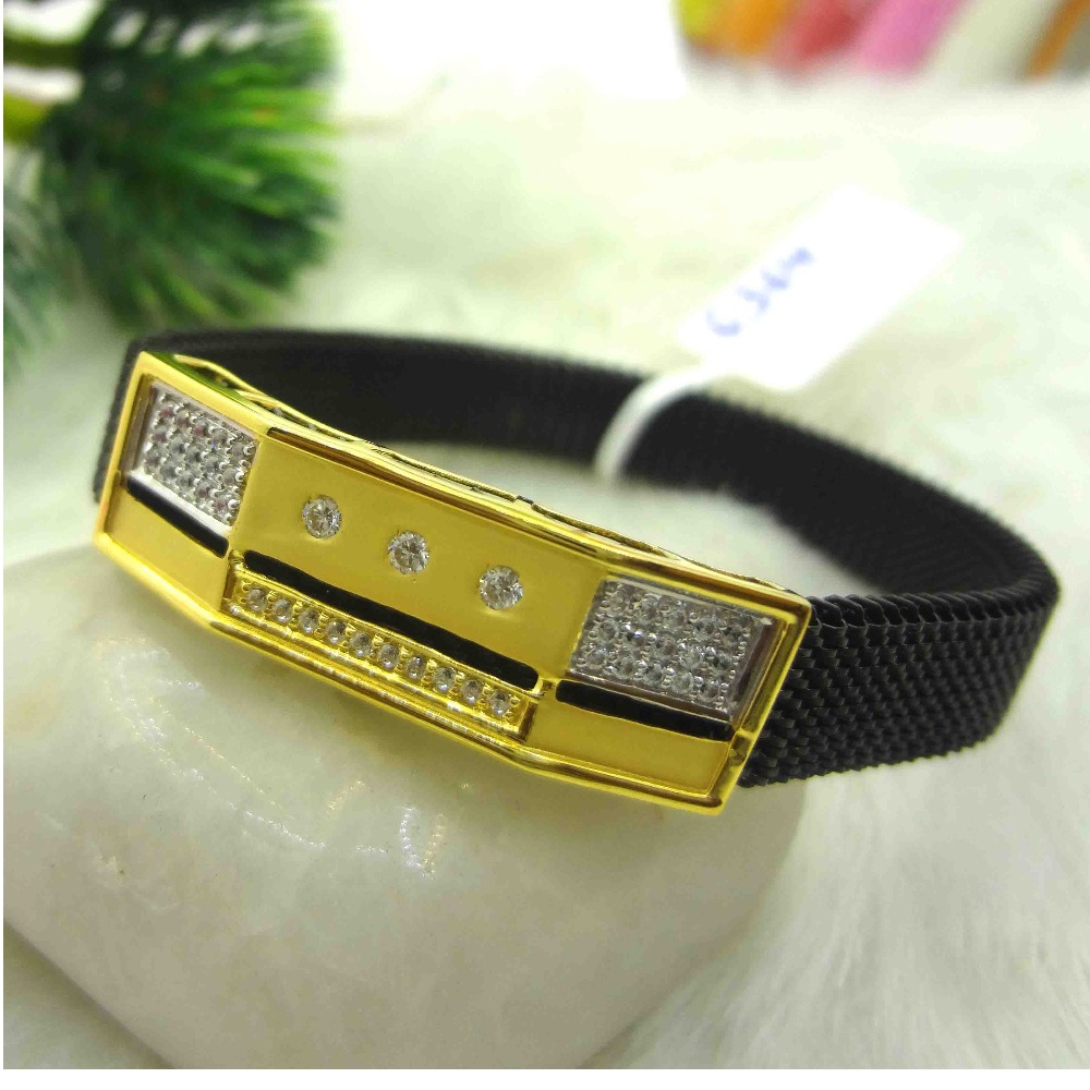 Designer fancy magnetic 22 kt gents bracelet