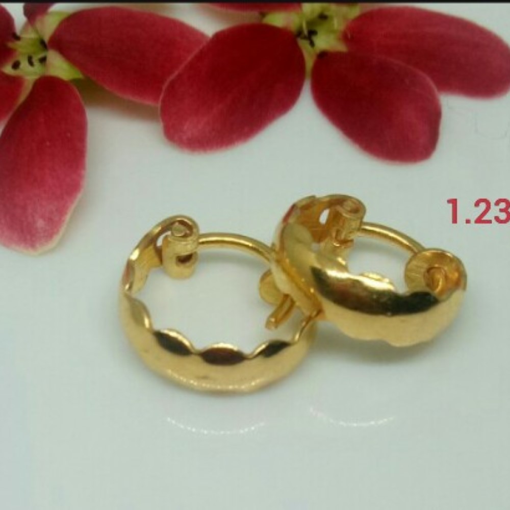 18K Gold Elegant Design Earrings