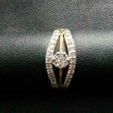 Fancy diamond ring
