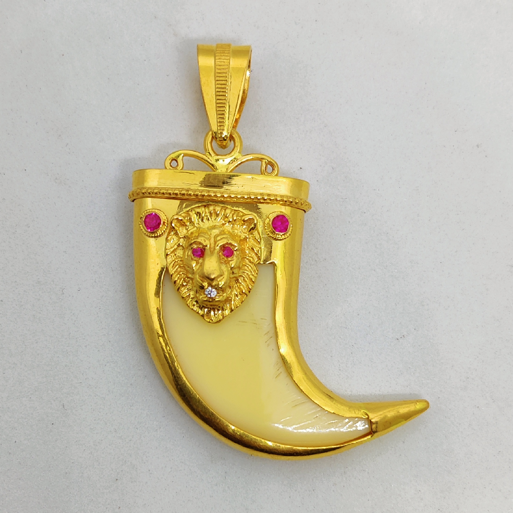 22k gold fancy gent's artificial lion nail pendant