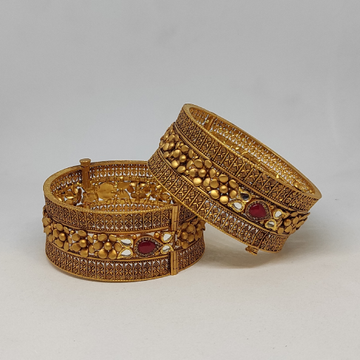 Antiques Patala Bangle by Rangila Jewellers