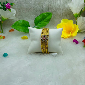 916 Gold Oval Bangle Bracelet by Ranka Jewellers